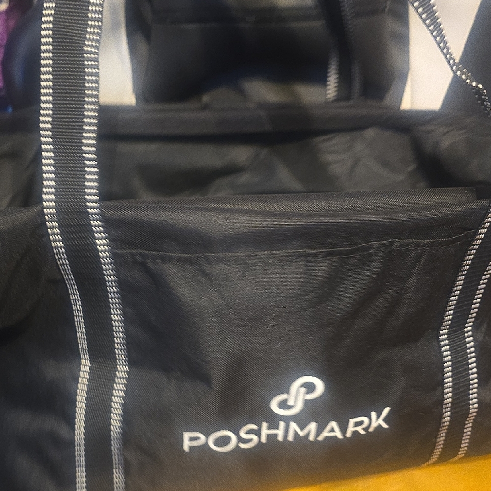 Black Tote Helper